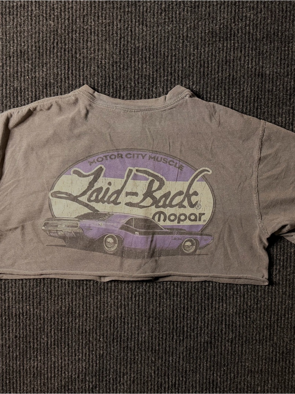 Laid-Back Mopar Graphic Cropped Tee - Purple/Gray